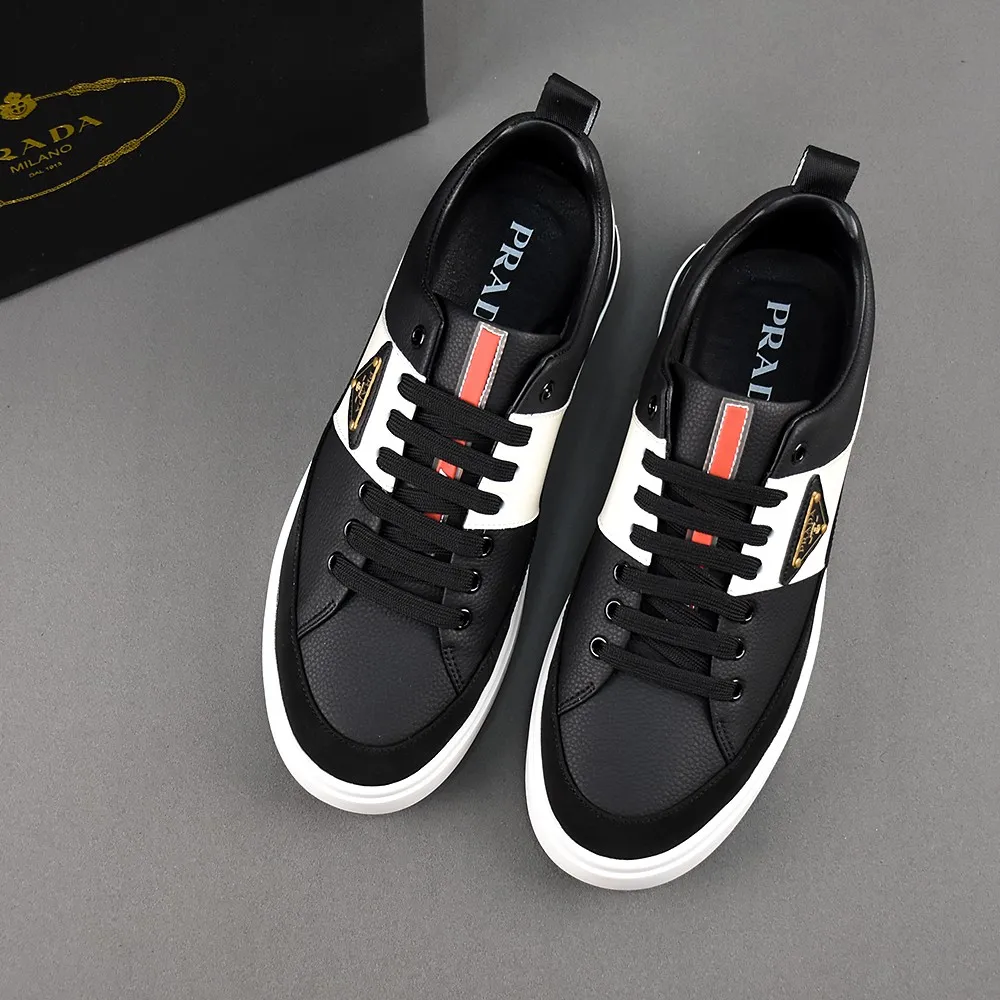 PP400🌻🌻🌻【Prada·PRADA】set off the audience! An international brand that is constantly innovating. This men's casual shoe is the original version. It is made of cowhide leather at a ratio of one to one at the store. It has leather feet and rubber non-slip outsole. It is breathable and comfortable. Quality speaks for itself. 👄38-44